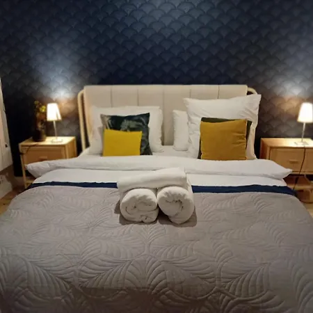 Gorgeous Place ,center Paris,close To Louvre Meusm And Eiffel Tour ,front Metro * Parigi