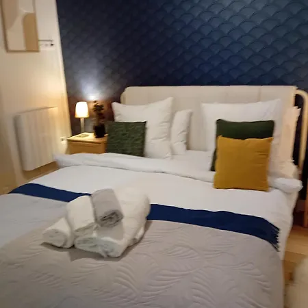 Gorgeous Place ,center Paris,close To Louvre Meusm And Eiffel Tour ,front Metro Appartamento