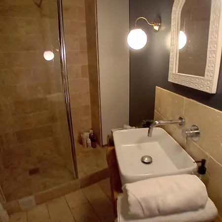 Gorgeous Place ,center Paris,close To Louvre Meusm And Eiffel Tour ,front Metro * Parigi