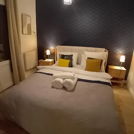 Appartamento Gorgeous Place ,center Paris,close To Louvre Meusm And Eiffel Tour ,front Metro *