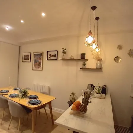 Gorgeous Place ,center Paris,close To Louvre Meusm And Eiffel Tour ,front Metro Appartamento *